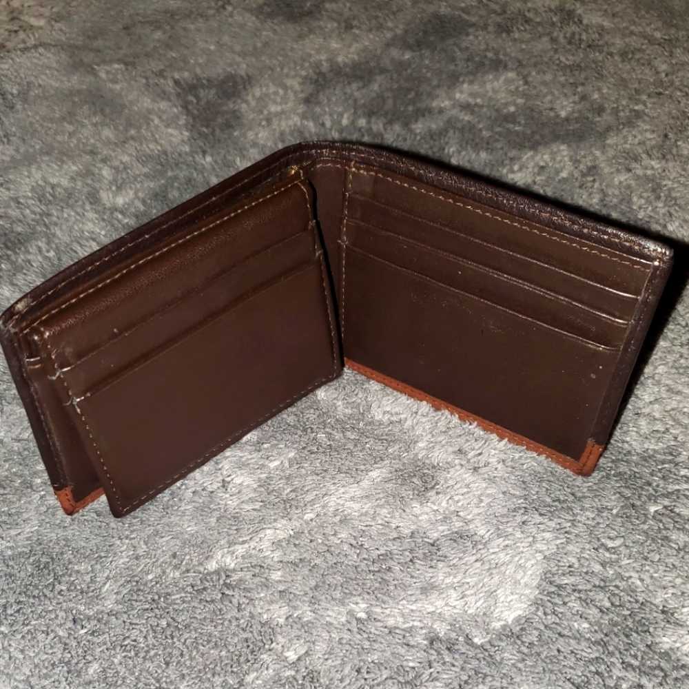 Perry Ellis Bi-Fold Wallet - Picture 3 of 5